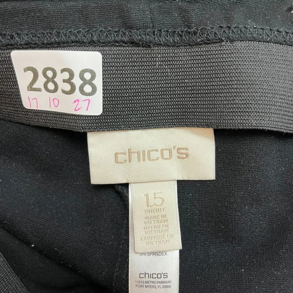 Chicos Womens Black Pants Sz 10 / 1.5 Short Stretch Slash Pockets Pull On - Picture 2 of 8